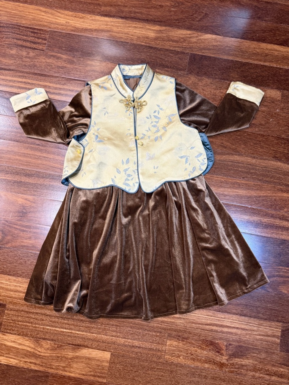 T&Z Princess Girls Chinese Brown Velvet Dress with Removable Cream Vest G7
